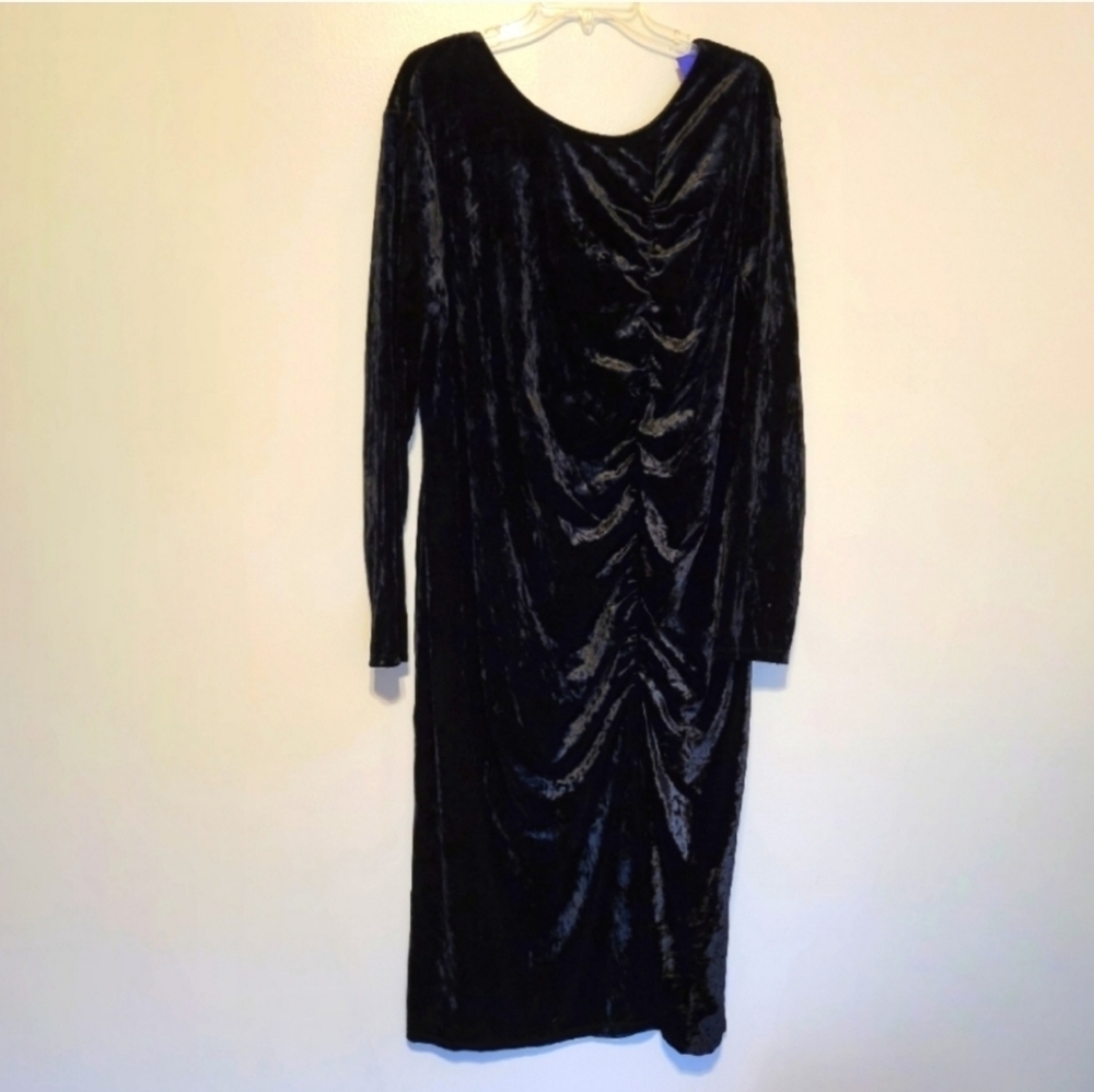 Nwt Future Collective Black Crushed Velvet Open Back Dress Size 2x Plus Size — image 3 of 8
